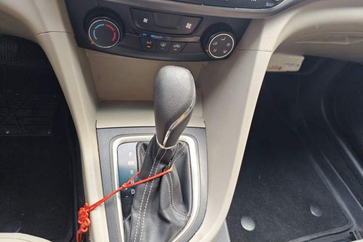 Used Buick GT 2016 15N Automatic Elite Edition Gear Lever