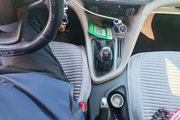 Used Buick GT 2016 15N Manual Elite Edition Gear Lever