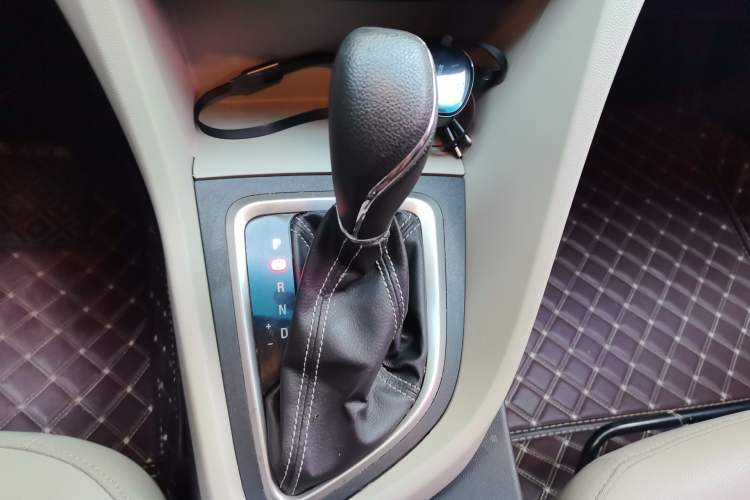 Used Buick GT 2016 15N Automatic Elite Edition Gear Lever