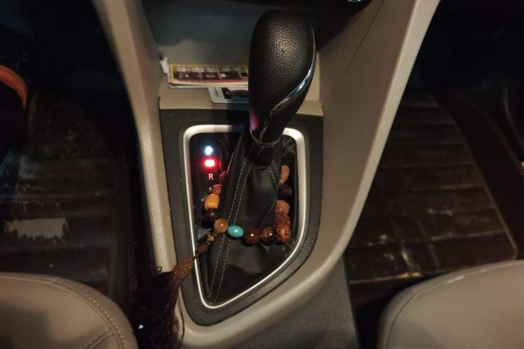 Used Buick GT 2016 15N Automatic Elite Edition Gear Lever