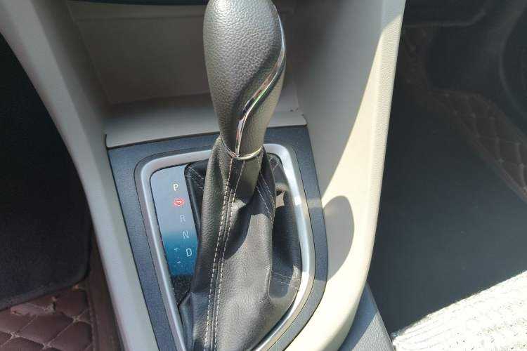 Used Buick GT 2016 15N Automatic Elite Edition Gear Lever