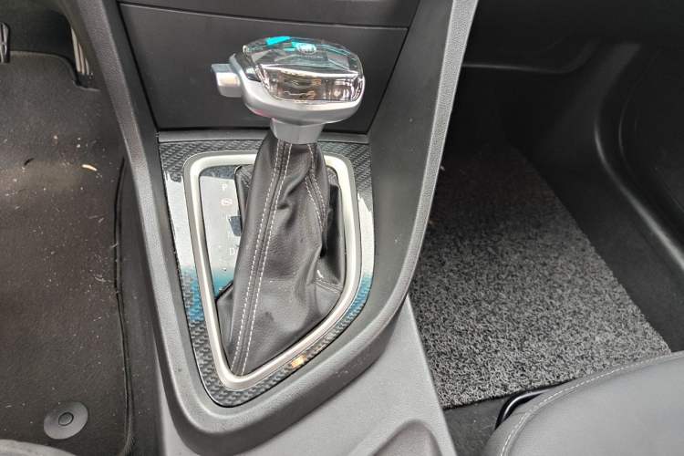 Used Buick GT 2016 15N Automatic Luxury Edition Gear Lever