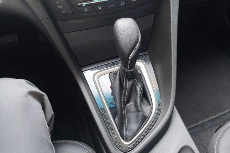Used Buick GT 2016 15N Automatic Luxury Edition Gear Lever