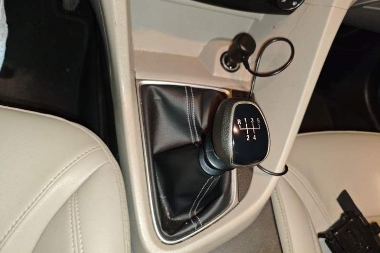 Used Buick GT 2016 15N Manual Elite Edition Gear Lever
