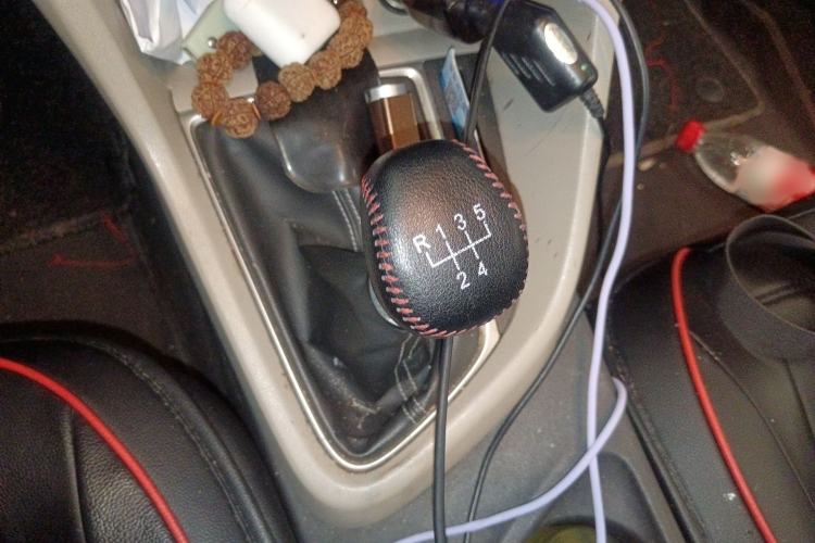 Used Buick GT 2016 15N Manual Elite Edition Gear Lever