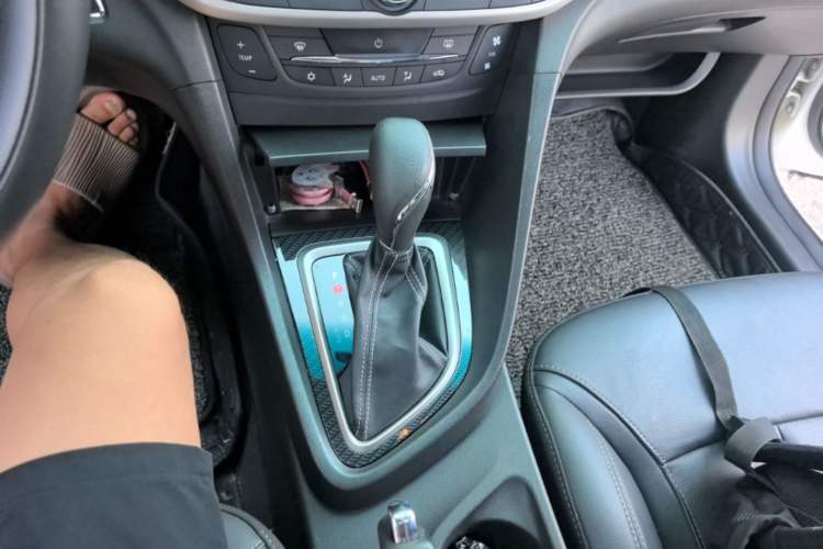 Used Buick GT 2016 15N Automatic Luxury Edition Gear Lever