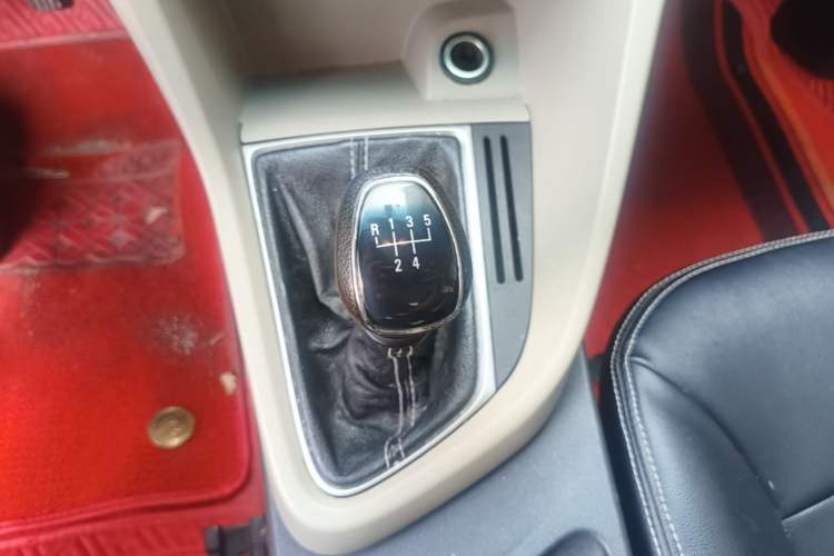 Used Buick GT 2016 15N Manual Elite Edition Gear Lever