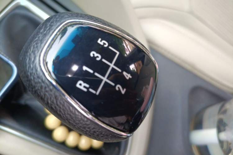Used Buick GT 2016 15N Manual Elite Edition Gear Lever
