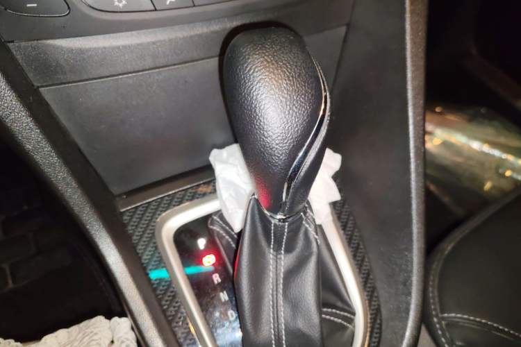 Used Buick GT 2016 15N Automatic Luxury Edition Gear Lever