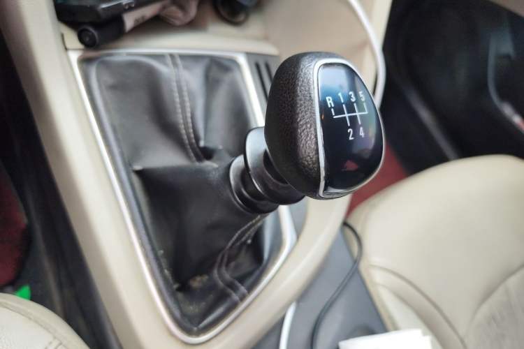 Used Buick GT 2016 15N Manual Elite Edition Gear Lever