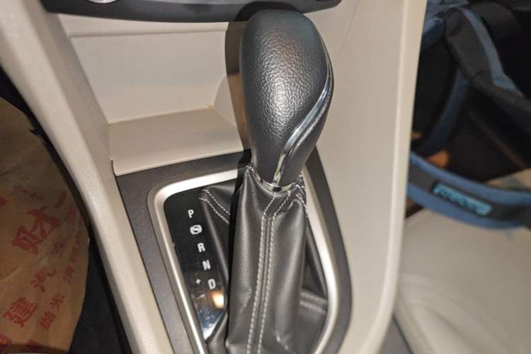 Used Buick GT 2016 15N Automatic Elite Edition Gear Lever