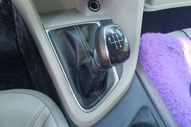 Used Buick GT 2016 15N Manual Elite Edition Gear Lever