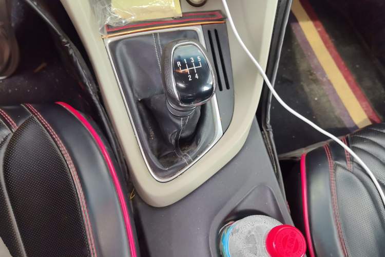 Used Buick GT 2016 15N Manual Elite Edition Gear Lever