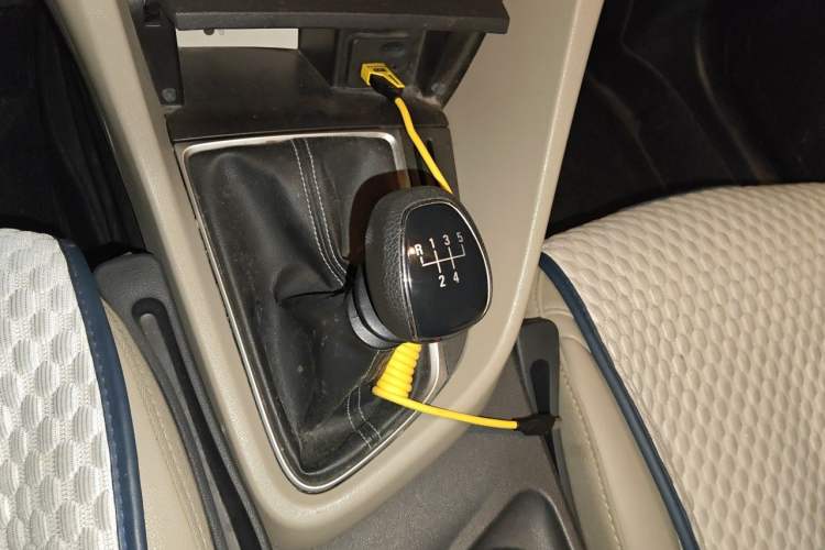 Used Buick GT 2016 15N Manual Luxury Version Gear Lever