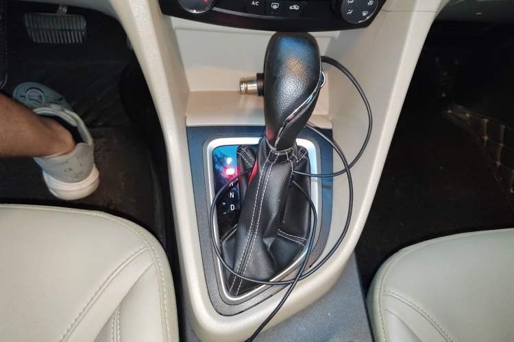 Used Buick GT 2016 15N Automatic Elite Edition Gear Lever
