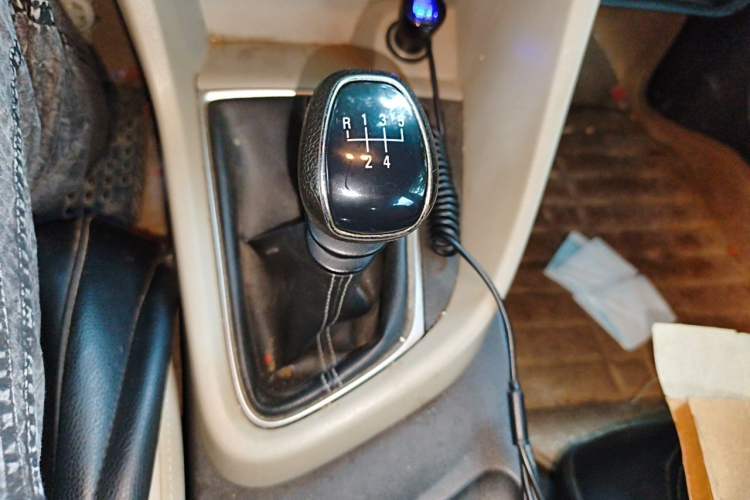 Used Buick GT 2016 15N Manual Elite Edition Gear Lever