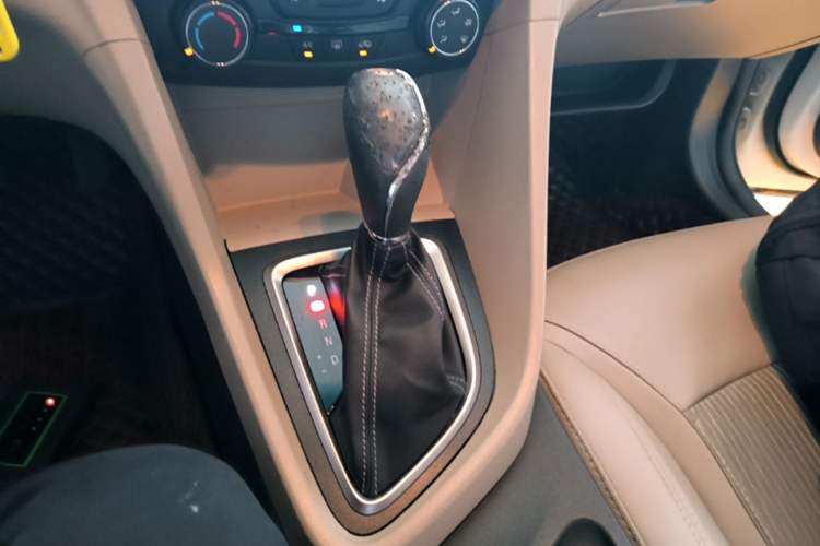 Used Buick GT 2016 15N Automatic Elite Edition Gear Lever
