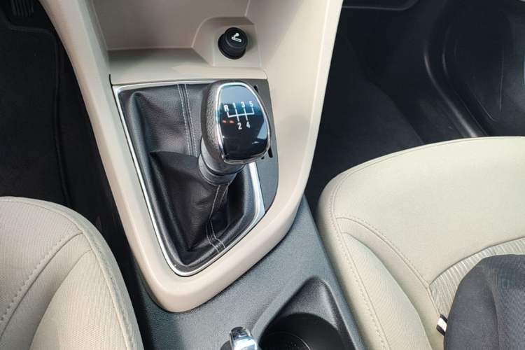 Used Buick GT 2016 15N Manual Entry-Level Trim Gear Lever
