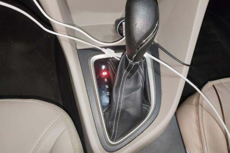 Used Buick GT 2016 15N Automatic Elite Edition Gear Lever
