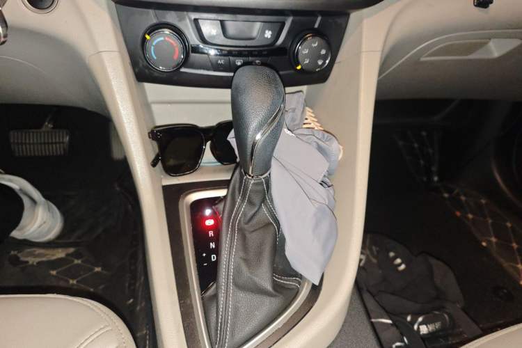Used Buick GT 2016 15N Automatic Elite Edition Gear Lever