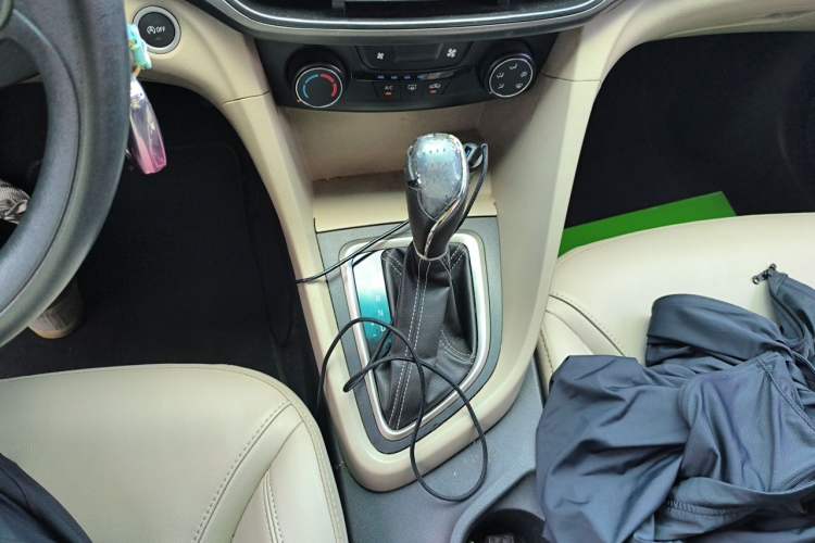 Used Buick GT 2016 15N Automatic Elite Edition Gear Lever