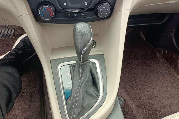 Used Buick GT 2016 15N Automatic Elite Edition Gear Lever