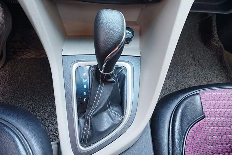 Used Buick GT 2016 15N Automatic Elite Edition Gear Lever
