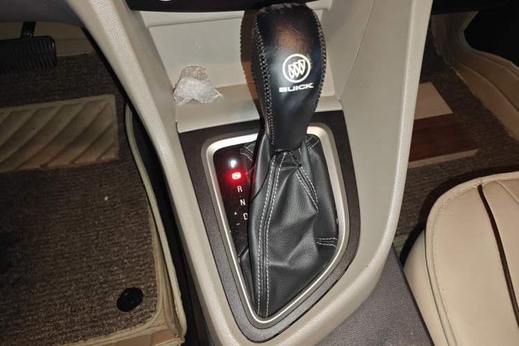 Used Buick GT 2016 15N Automatic Elite Edition Gear Lever