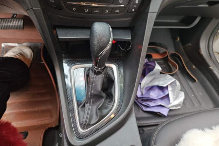 Used Buick GT 2016 15N Automatic Luxury Edition Gear Lever