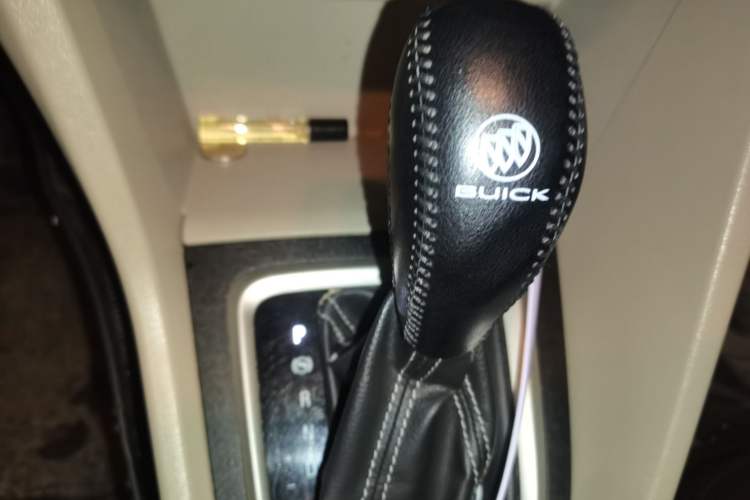 Used Buick GT 2016 15N Automatic Elite Edition Gear Lever