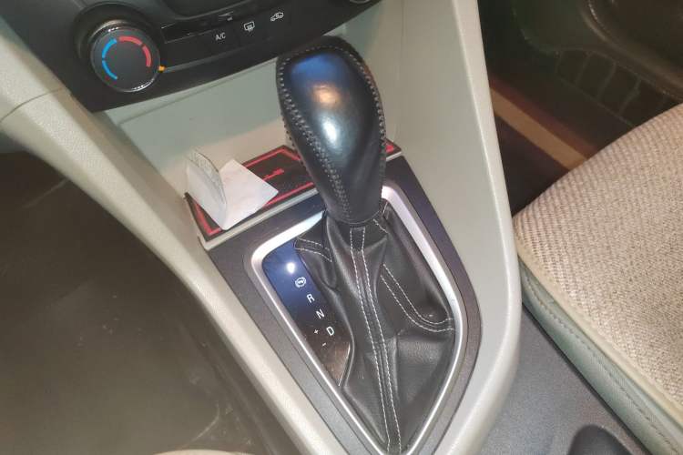 Used Buick GT 2016 15N Automatic Elite Edition Gear Lever