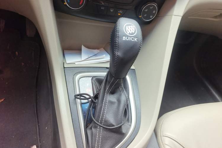 Used Buick GT 2016 15N Automatic Elite Edition Gear Lever