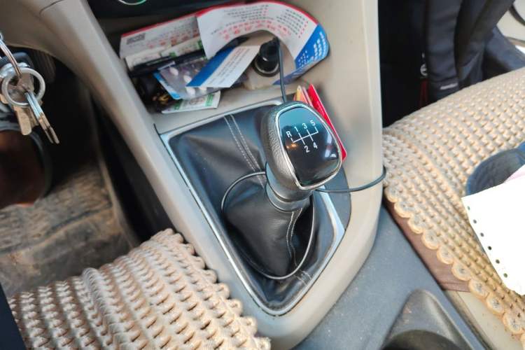 Used Buick GT 2016 15N Manual Elite Edition Gear Lever
