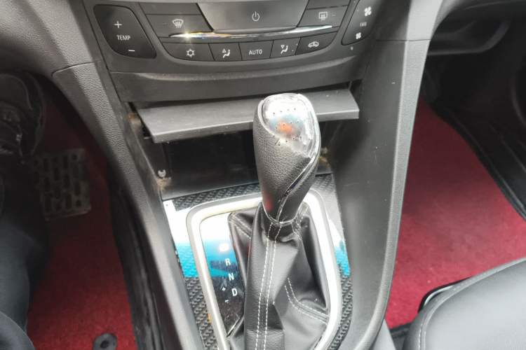 Used Buick GT 2016 15N Automatic Luxury Edition Gear Lever