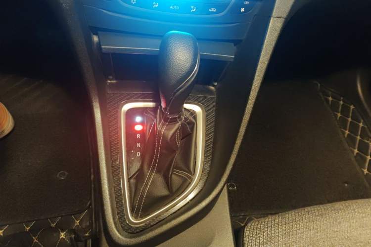Used Buick GT 2016 15N Automatic Luxury Edition Gear Lever
