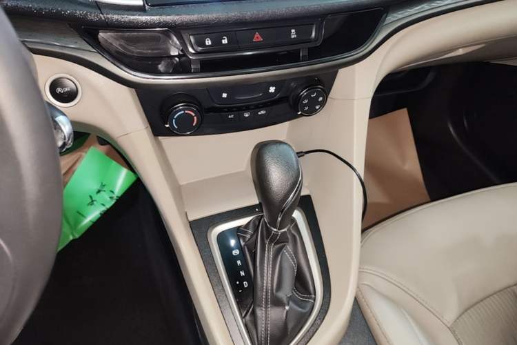 Used Buick GT 2016 15N Automatic Elite Edition Gear Lever