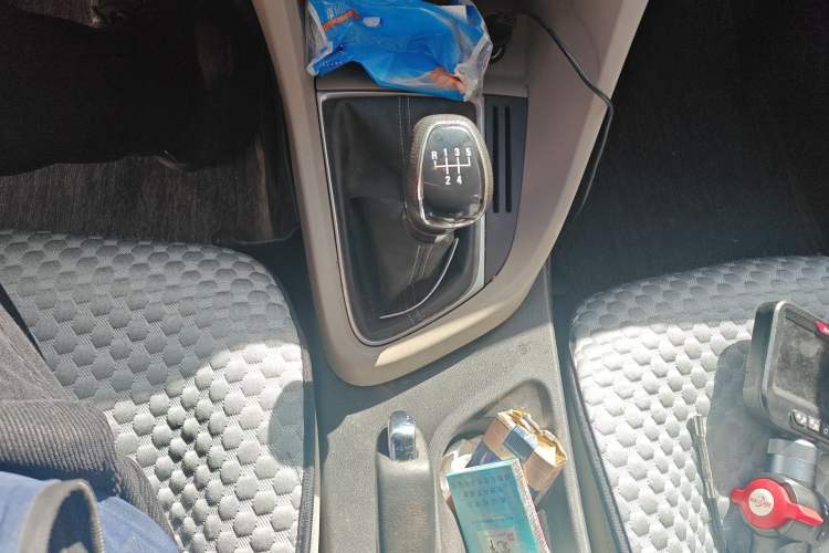 Used Buick GT 2016 15N Manual Elite Edition Gear Lever