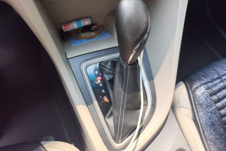 Used Buick GT 2016 15N Automatic Elite Edition Gear Lever