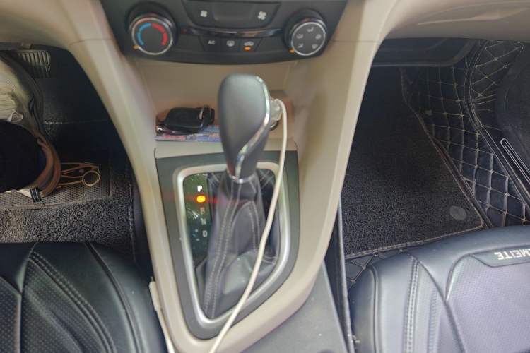 Used Buick GT 2016 15N Automatic Elite Edition Gear Lever