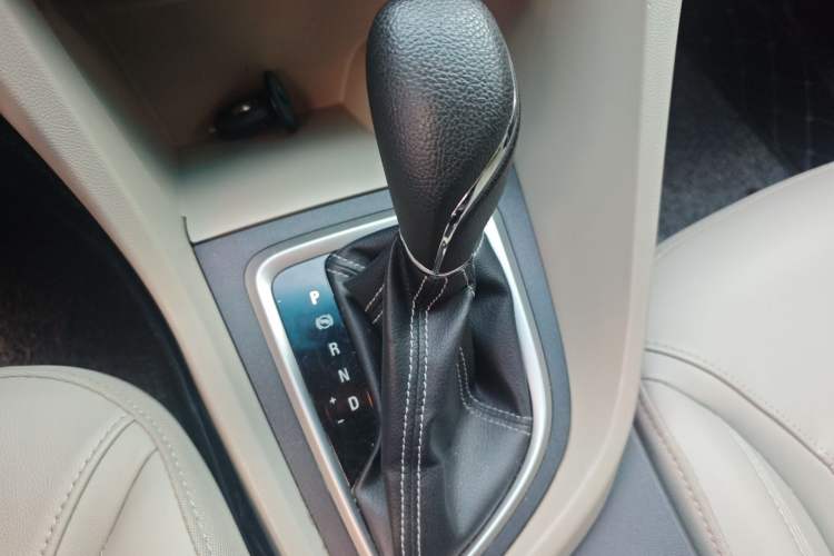 Used Buick GT 2016 15N Automatic Elite Edition Gear Lever