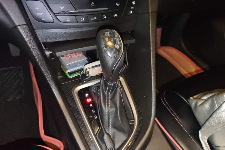 Used Buick GT 2016 15N Automatic Luxury Edition Gear Lever
