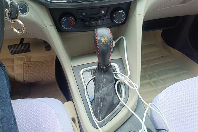 Used Buick GT 2016 15N Automatic Elite Edition Gear Lever