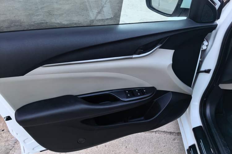 Used Buick GT 2016 15N Automatic Entry-Level Trim Interior 1