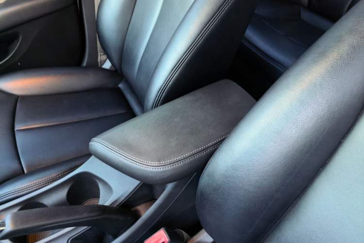 Used Buick GT 2016 15N Automatic Entry-Level Trim Interior 2