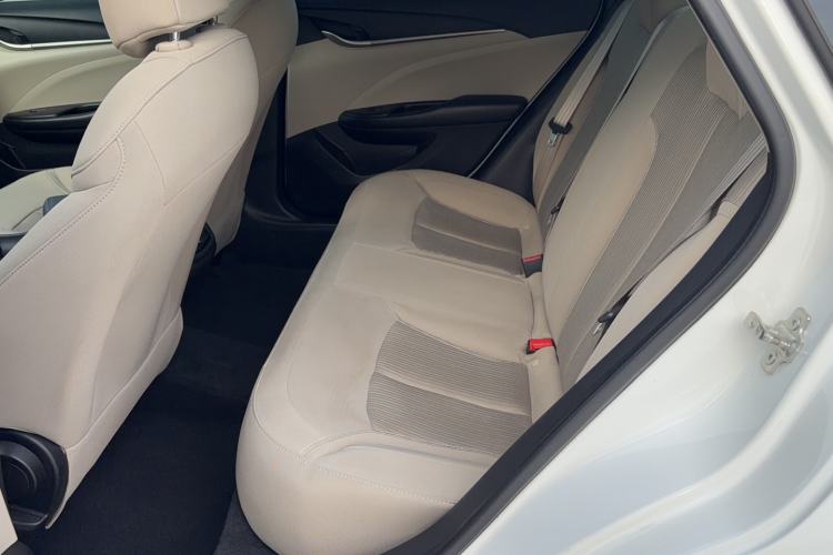 Used Buick GT 2016 15N Automatic Entry-Level Trim Interior 2