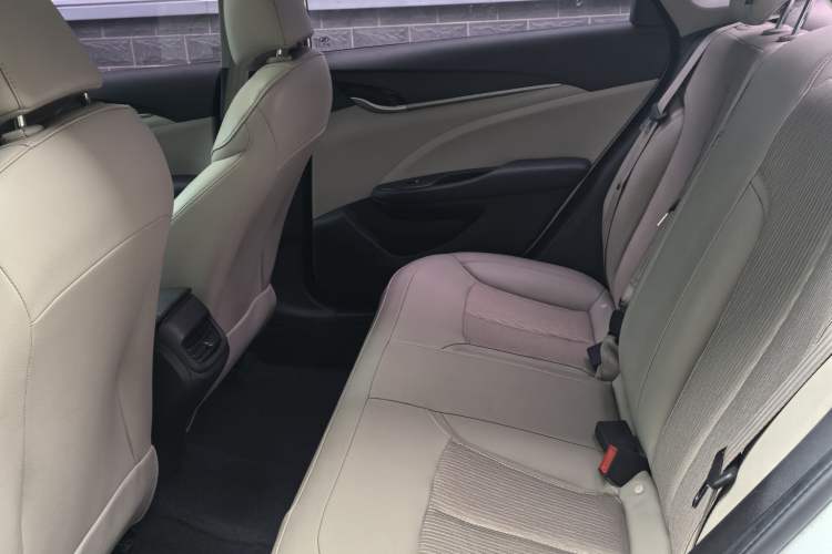 Used Buick GT 2016 15N Automatic Elite Edition Interior 4