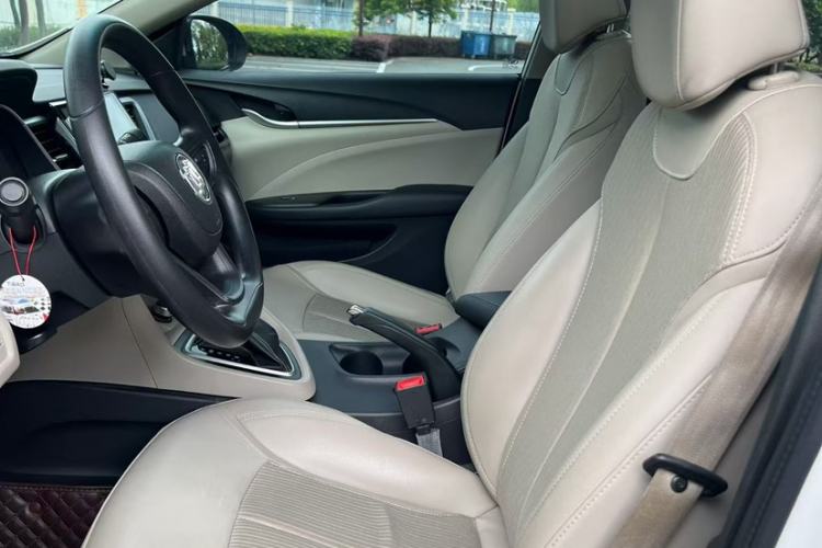 Used Buick GT 2016 15N Automatic Elite Edition Interior 4