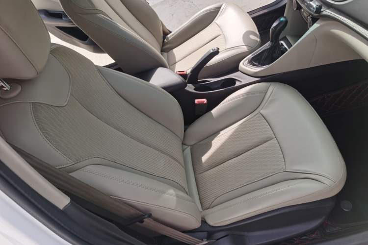 Used Buick GT 2016 15N Automatic Elite Edition Interior 6