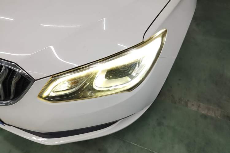 Used Buick GT 2016 15N Automatic Elite Edition Left Front Headlight