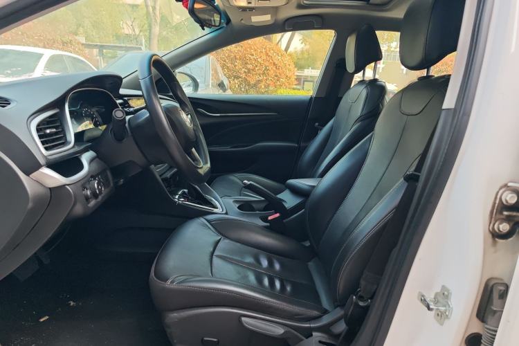 Used Buick GT 2016 18T Dual-Clutch Luxury Model Left Front Seat